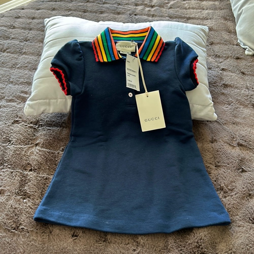 *NWT* GUCCI BABY DRESS WITH EMBROIDERY DESIGN AND RAINBOW COLLAR, 12/18 MONTHS